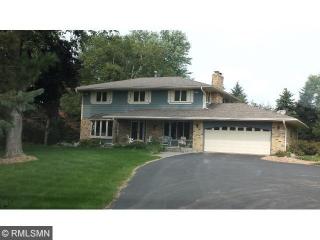 10640 170th St, Lino Lakes, MN 55038-9332