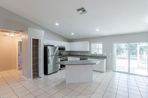 2212 4 Ter, Cape Coral FL  33909-0063 exterior