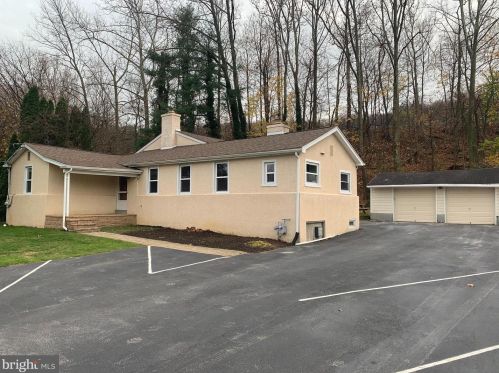 653 Gulph Rd, Norristown PA  19406-3704 exterior