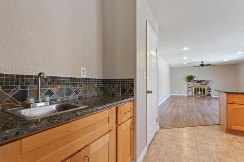 1026 Acaciawood Ct, Los Banos CA  93635-2937 exterior