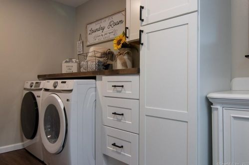 327 Burnham Hwy, Norwich CT  06351-3149 exterior