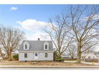 137 Hynes Ave, Groton, CT 06340-5045