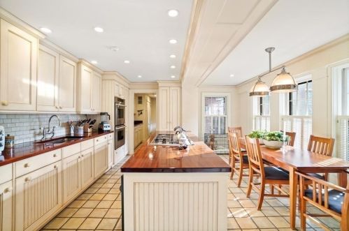 28 Chestnut St, Boston MA  exterior