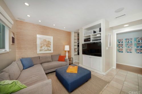 4262 Lemp Ave, North Hollywood CA  91604-2811 exterior