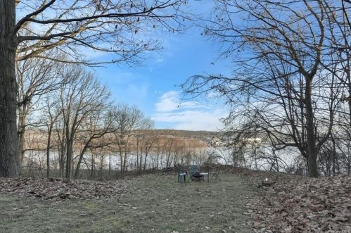10 Kris Korner Dr, Marlborough NY  12542-5805 exterior