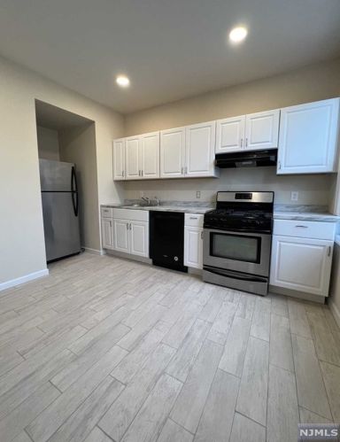 280 Wainwright St, Newark NJ  07112-1227 exterior