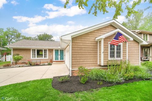 9424 Chestnut Ln, Hammond, IN 46321-3802