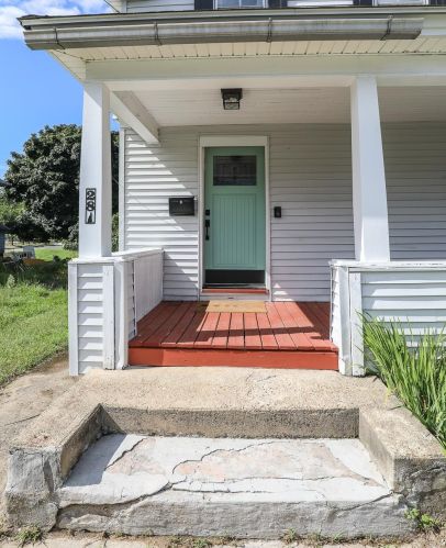 28 Penacook St, Concord, NH 03301-6427