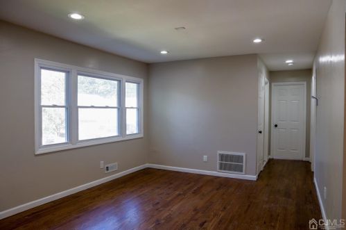 178 Louis Pl, Iselin NJ  08830-1236 exterior