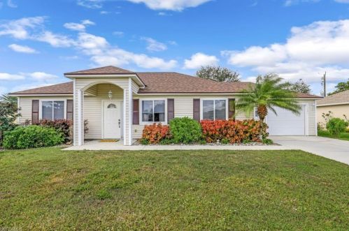 11591 Forest Mere Dr, Bonita Springs, FL 34135-1102