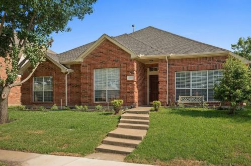 1324 Mustang Dr, Lewisville, TX 75067-5551