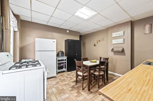 33 Mcclellan Ave, Trenton NJ 08610-6050 exterior