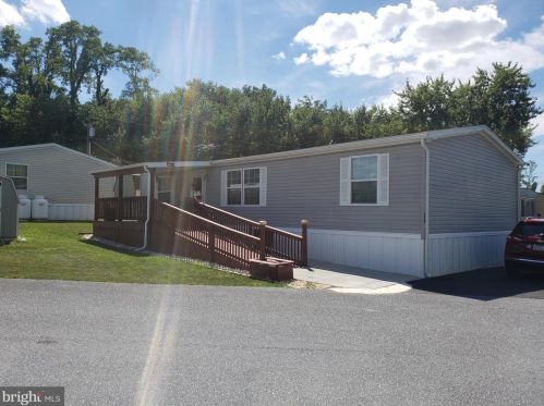 36 Hazel Cir, Navy Sup Dpt PA 17050-3634 exterior