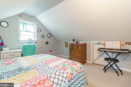 1611 Buttonwood Rd, Flourtown PA  19031-2202 exterior