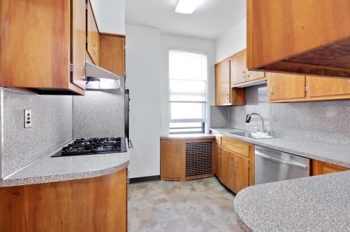 1001 79th St, North Bergen, NJ 07047-4938