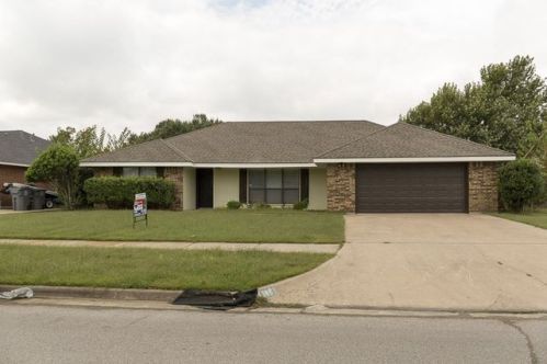 1118 73rd St, Lawton, OK 73505-4273