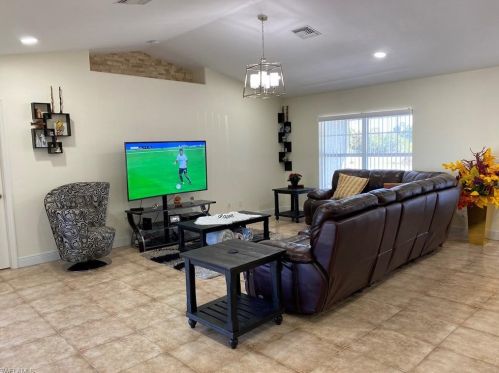 145 Peerless St, Lehigh Acres FL 33974-9455 exterior