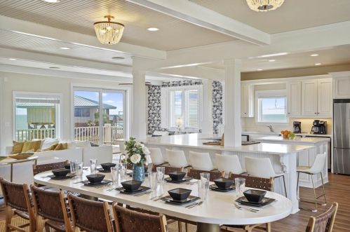 1564 Gulf Bch Dr, Saint George Island FL  32328-3106 exterior