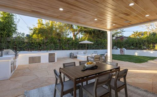 627 Dolores Dr, Santa Barbara CA  93109-1608 exterior