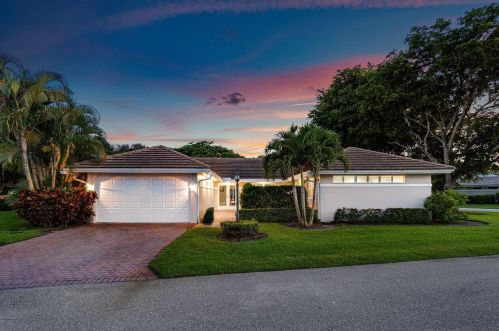 11583 Lake Dr, Boynton Beach, FL