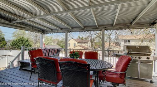 2031 Riviera Pkwy, Point Pleasant Beach NJ  08742-4952 exterior