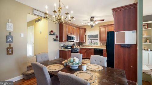 1020 Hartel Ave, Philadelphia PA  19111-3204 exterior