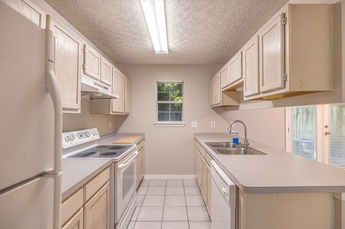 29 Chatelaine Cir, Fort Walton Beach, FL 32548-8905