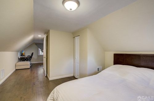 2001 Bell Pl, South Plainfield NJ  07080-2600 exterior