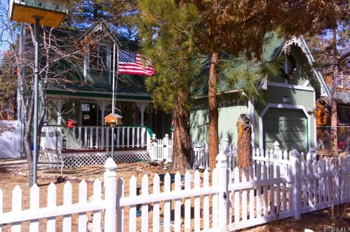 933 Peter Ave, Big Bear City, CA 92314-9602