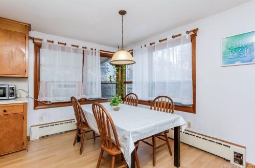 691 Millbrook Rd, Middletown CT  06457-5523 exterior