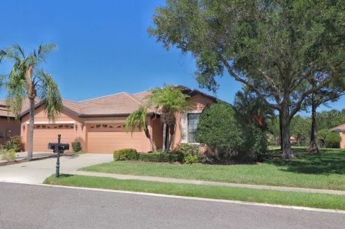 160 Shell Falls Dr, Ruskin FL  33572-3126 exterior