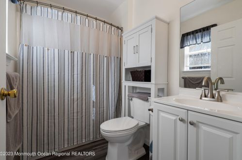 57 Thompson Bridge Rd, Jackson Twp NJ  08527-4623 exterior