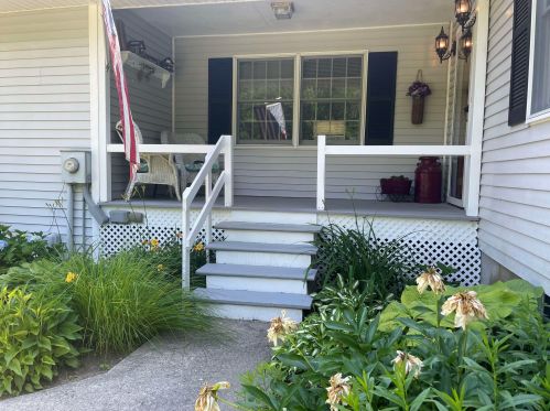 14 Effingham Rd, Ossipee, NH 03864-7154