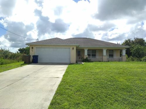 148 Pennfield St, Lehigh Acres, FL 33974-9429
