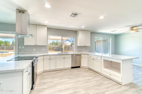 4542 Villa Theresa Dr, Glendale, AZ 85308-1522