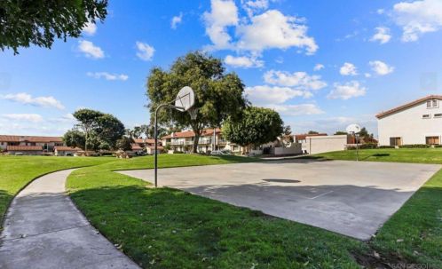 6829 Pear Tree Dr, Carlsbad CA  92011-3937 exterior