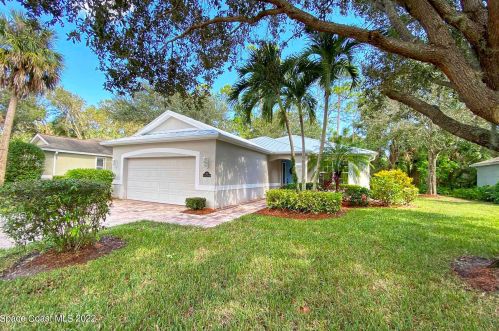590 Kenwood Dr, Vero Beach, FL 32968-4031