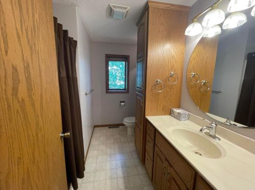 1450 15th St, Willmar MN  56201-2071 exterior