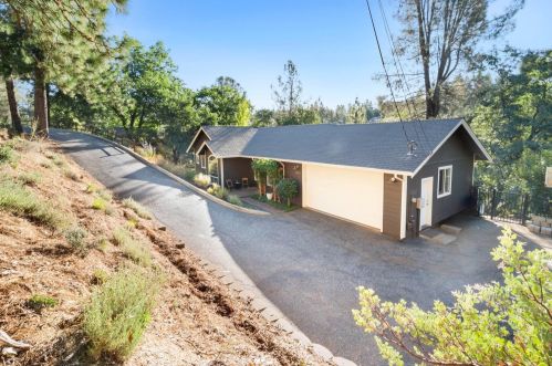 18801 Joseph Dr, Grass Valley, CA 95949-7210