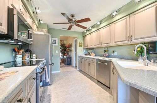 812 Reef Point Cir, Naples, FL 34108-8738