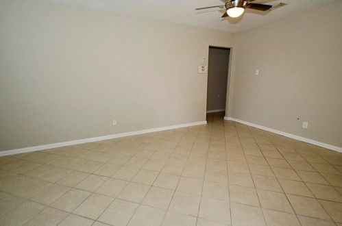 24 Manor Way, Galveston, TX 77550-3219