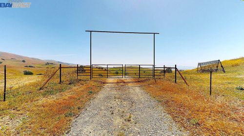 6901 Johnston Rd, Pleasanton CA  94588-9460 exterior