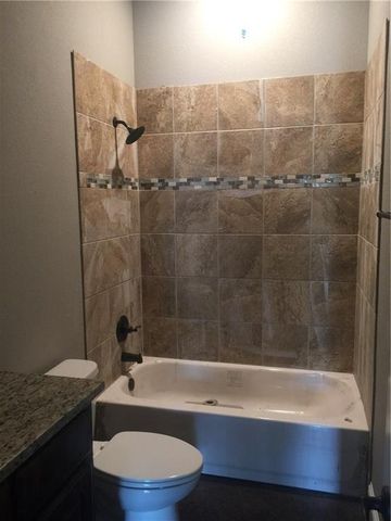 1015 Ross St, Waxahachie, TX 75165-2837