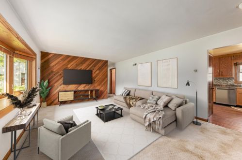 11000 Bobolink Ave, Milwaukee, WI 53225-2418