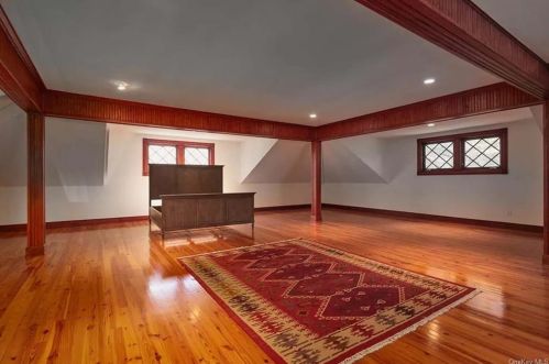 18 Patterson Brook Rd, Tuxedo Park NY  10987-4121 exterior