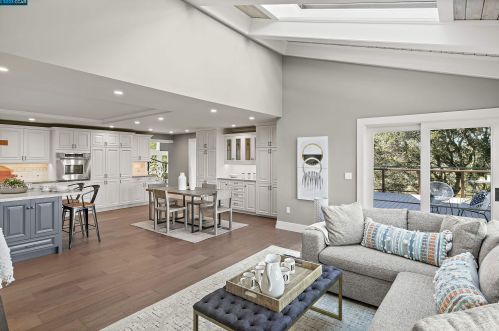 12740 Brookpark Rd, Oakland CA  94619-3137 exterior