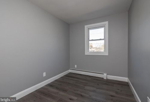1400 Thompson Ave, Gloucester NJ  08030-2257 exterior