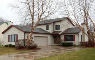 7737 Margaret Ln, Hales Corners, WI 53132-9767