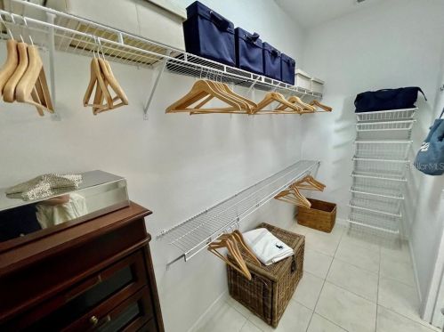 807 Lake Evalyn Dr, Kissimmee FL 34747-4804 exterior