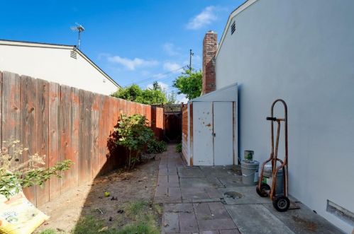 2088 Trafalgar Ave, Hayward CA  94545-3062 exterior